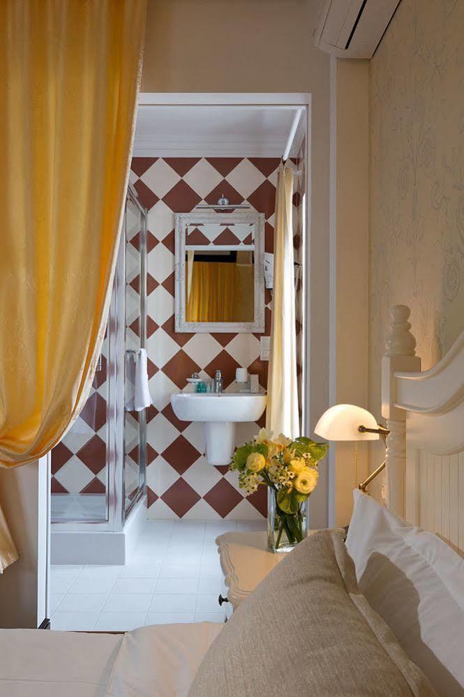 De Gaulle Boutique Hotel Kharkov Luaran gambar
